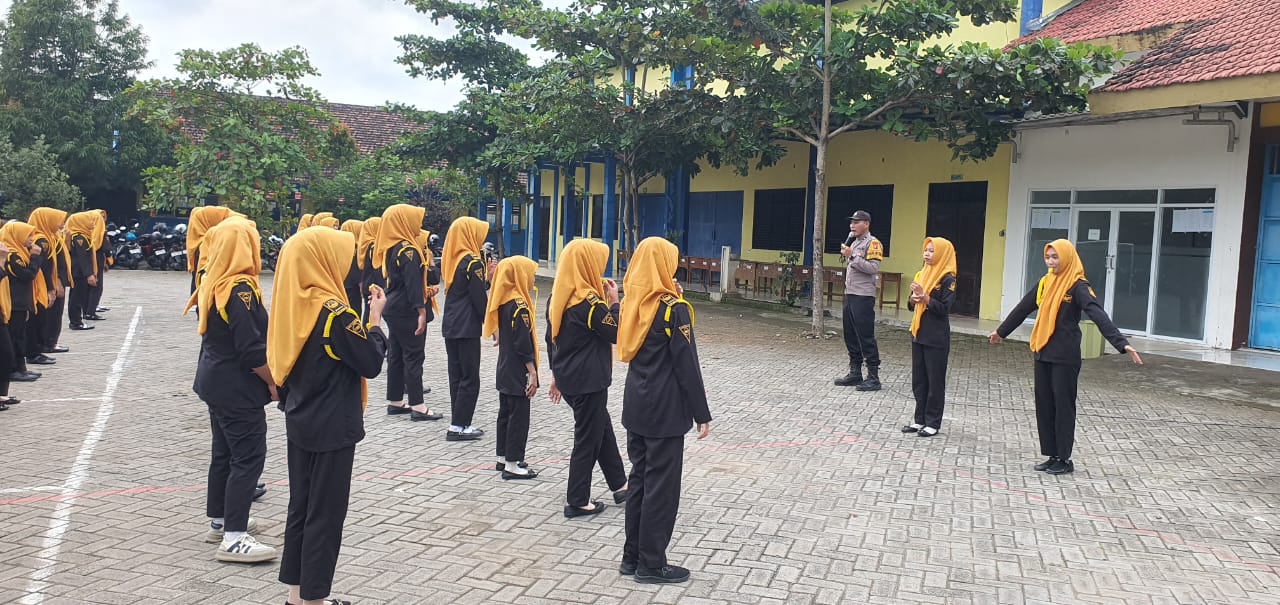 Pesan Bhabinkamtibmas untuk Siswa Kelas X: "Fisik Kuat, Mental Hebat, Masa Depan Cerah!"