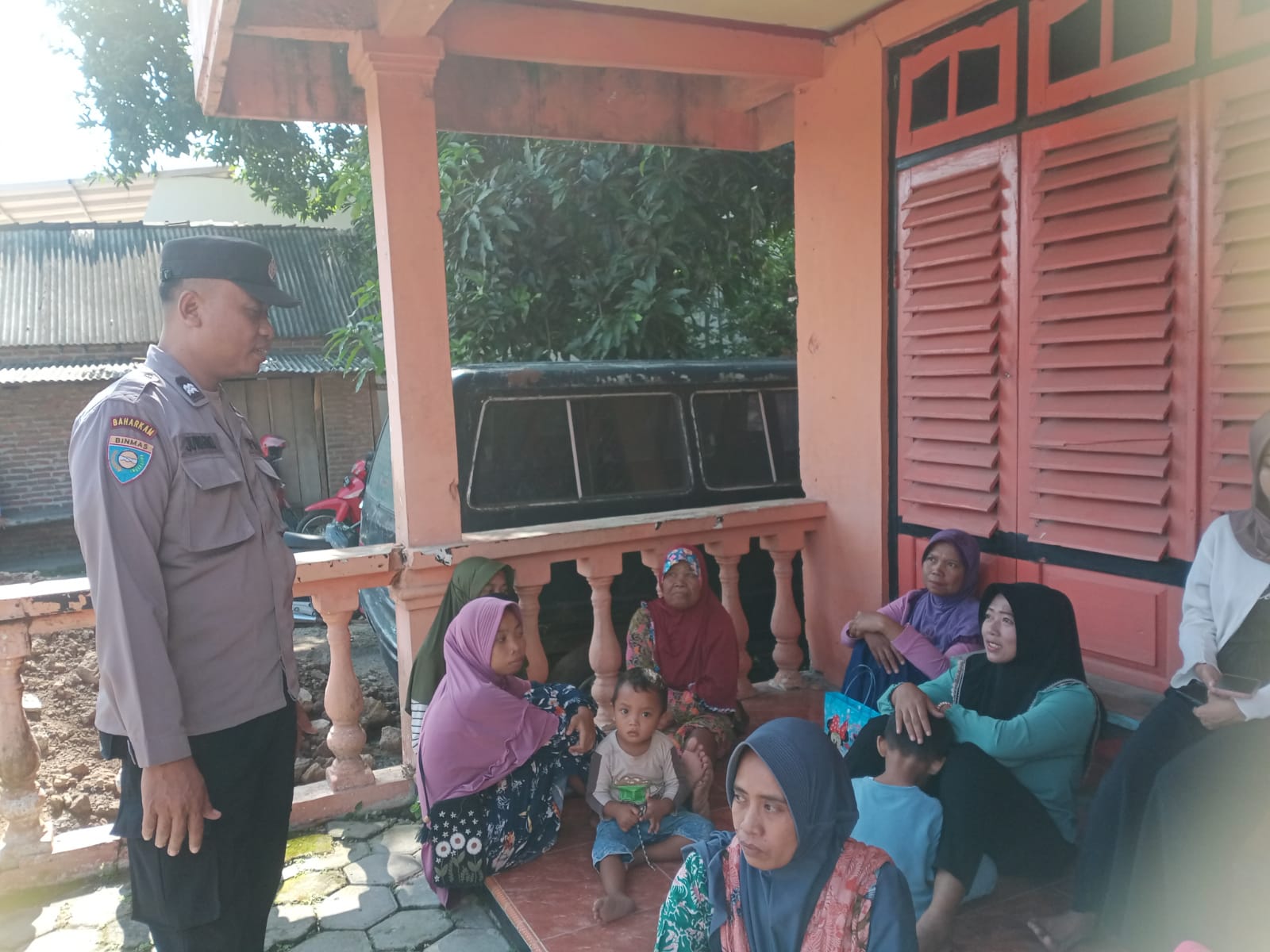 Bhabinkamtibmas Desa Balerejo Laksanakan Kunjungan Kamtibmas dan Sampaikan Imbauan Keamanan