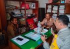Jalin Silaturahmi, Bhabinkamtibmas  Sambangi Perangkat Desa