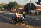 Cegah Kemacetan dan Laka Lantas, Polsek Balerejo Gelar Pengamanan Penampilan Pagi