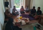 Hadir Dan Bermanfaat, BHABINKAMTIBMAS Desa Kedungjati Sambangi Warga Kurang Mampu Sekaligus Sosialisasikan Kamtibmas Dan Ketahanan Pangan