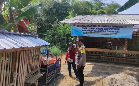 Bhabinkamtibmas Desa Sumberejo Laksanakan Pembinaan kepada Peternak Ayam Petelur untuk Mendukung Program Ketahanan Pangan Nasional