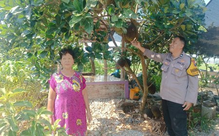 Bhabinkamtibmas Kelurahan Munggut Sambangi dan Beri Motivasi kepada Warga