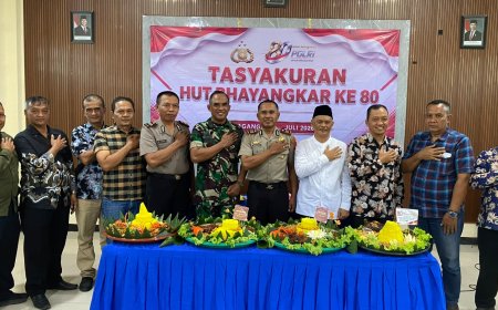 Hari Bhayangkara Ke 80, Danramil Dan Camat Datangi Mapolsek Dagangan