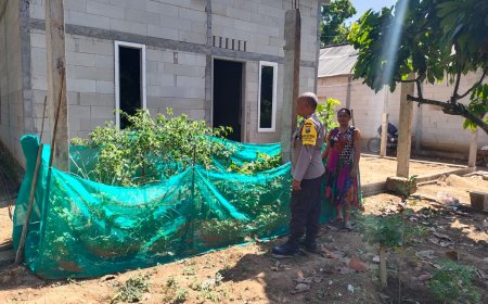 Pekarangan Sederhana, Manfaat Luar Biasa: Bhabinkamtibmas Desa Durenan Apresiasi Semangat Warga Berkebun