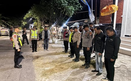 Kapolsek Mejayan Pimpin Pengamanan Kegiatan Pengesahan Warga Persati