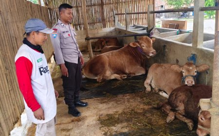 Bhabinkamtibmas Desa Kuwu Dorong Warga Manfaatkan Pekarangan untuk Beternak Demi Ketahanan Pangan