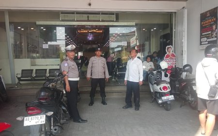 Polisi Sambangi Kawasan Pertokoan, Bangun Rasa Aman Masyarakat