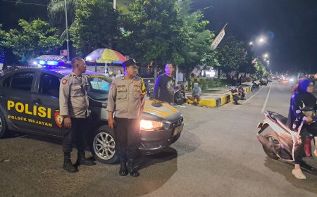 Patroli Humanis Warnai Pengamanan Malam di Jantung Kota Caruban