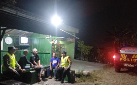 Tingkatkan Kamtibmas, Polsek Wungu Sambang Pos Kamling di Desa Pilangrejo