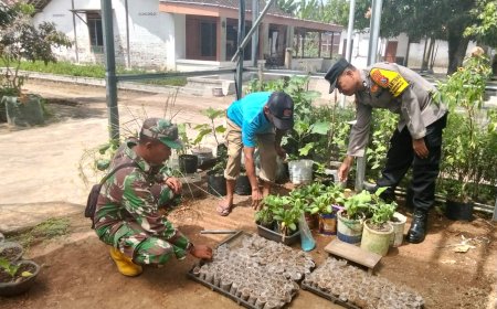Bhabinkamtibmas Ngadirejo Dorong Warga Manfaatkan Lahan Pekarangan untuk Dukung Ketahanan Pangan