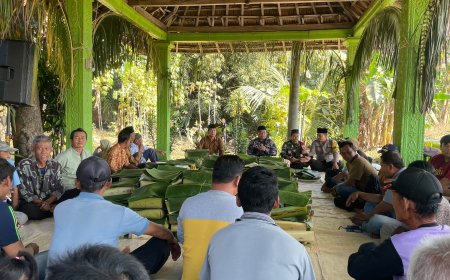 Bhabinkamtibmas Hadiri Selamatan Bersih Desa Darmorejo, Wujud Sinergi Polri Jaga Tradisi dan Kearifan Lokal