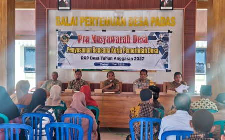 Bhabinkamtibmas Desa Padas Hadiri Giat Pra Musdes untuk Menjaga Kondusifitas Desa