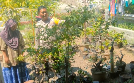 Bhabinkamtibmas Desa Padas Aipda Kuniran Cek Perkembangan Pekarangan Warga Binaan