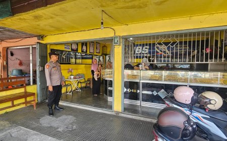 Patroli Dialogis Polsek Dagangan Di Toko Emas Pasar Pintu