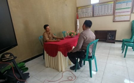 Bhabinkamtibmas Desa Tileng Aiptu Didik Aktif Sambang Perangkat Desa, Sisipkan Pesan Kamtibmas