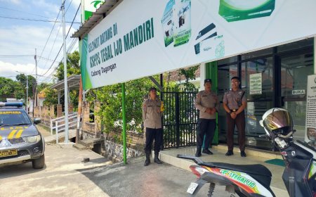 Anggota Piket Polsek Dagangan Patroli Dialogis dengan Sekuriti Koperasi Tegal Ijo