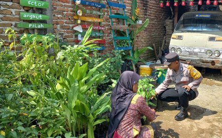 Pak Bhabin Kunjungi KWT Makmur Dukung Ketahanan Pangan Nasional.
