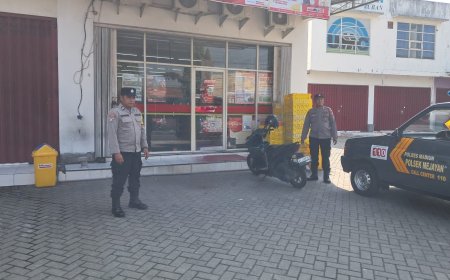 Polisi Sambangi Minimarket, Polsek Mejayan Perkuat Upaya Pencegahan Kriminalitas