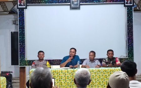 Sambut HUT RI ke-81, Bhabinkamtibmas Desa Kuwu Hadiri Rakor Persiapan Pawai Budaya dan Wayangan