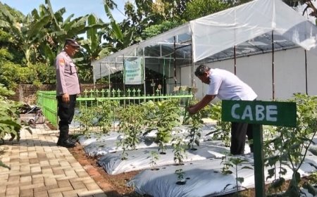 Bhabinkamtibmas Desa Sidorejo Dorong warga Manfaatkan Pekarangan untuk Dukung Ketahanan Pangan Nasional