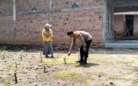 Bhabinkamtibmas Desa Bandungan Dorong Pemanfaatan Pekarangan untuk Mendukung Ketahanan Pangan Nasional