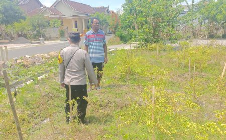Bhabinkamtibmas Desa Bader Dorong Pemanfaatan Pekarangan Bergizi untuk Mendukung Ketahanan Pangan