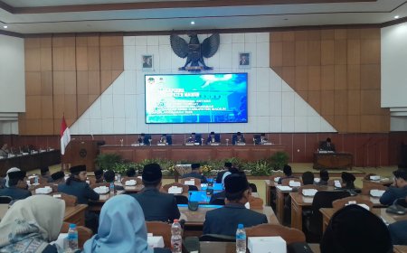 Bhabinkamtibmas Desa Klitik Laksanakan Pengamanan Sidang Paripurna DPRD Kabupaten Madiun