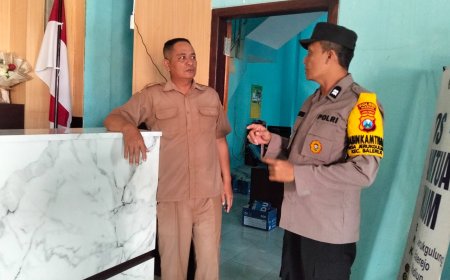 Jaga Kondusivitas Wilayah, Bhabinkamtibmas Desa Jeruk Gulung Sambangi Kantor Desa