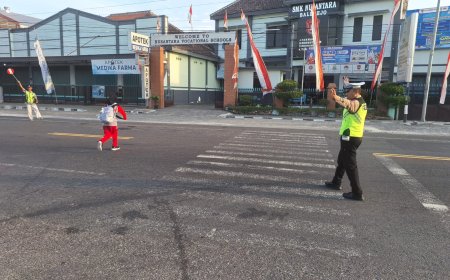 Jaga Kelancaran Arus Lalu Lintas Pagi, Personel Polsek Balerejo Disiagakan di Sejumlah Titik Rawan