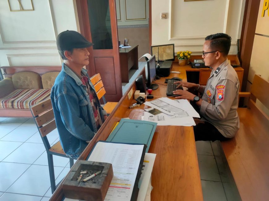 Aipda Joko Berikan Pelayanan Prima kepada Warga yang Mengurus Surat Kehilangan KTP