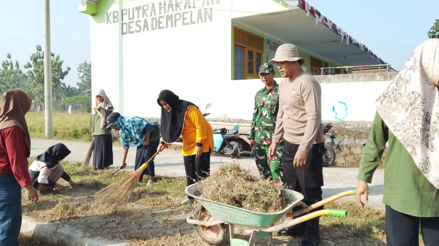 Kerja Bakti Bersama Wujud Sinergi Polri dan Masyarakat Menuju Desa Bersih dan Sehat