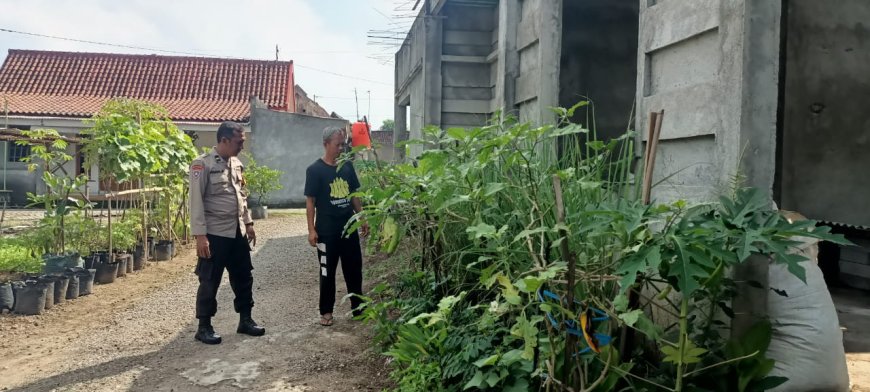 Wujudkan Swasembada Pangan, Bhabinkamtibmas Kunjungi Dan Berikan Edukasi Kepada Warga Yang Manfaatkan Perkarangan